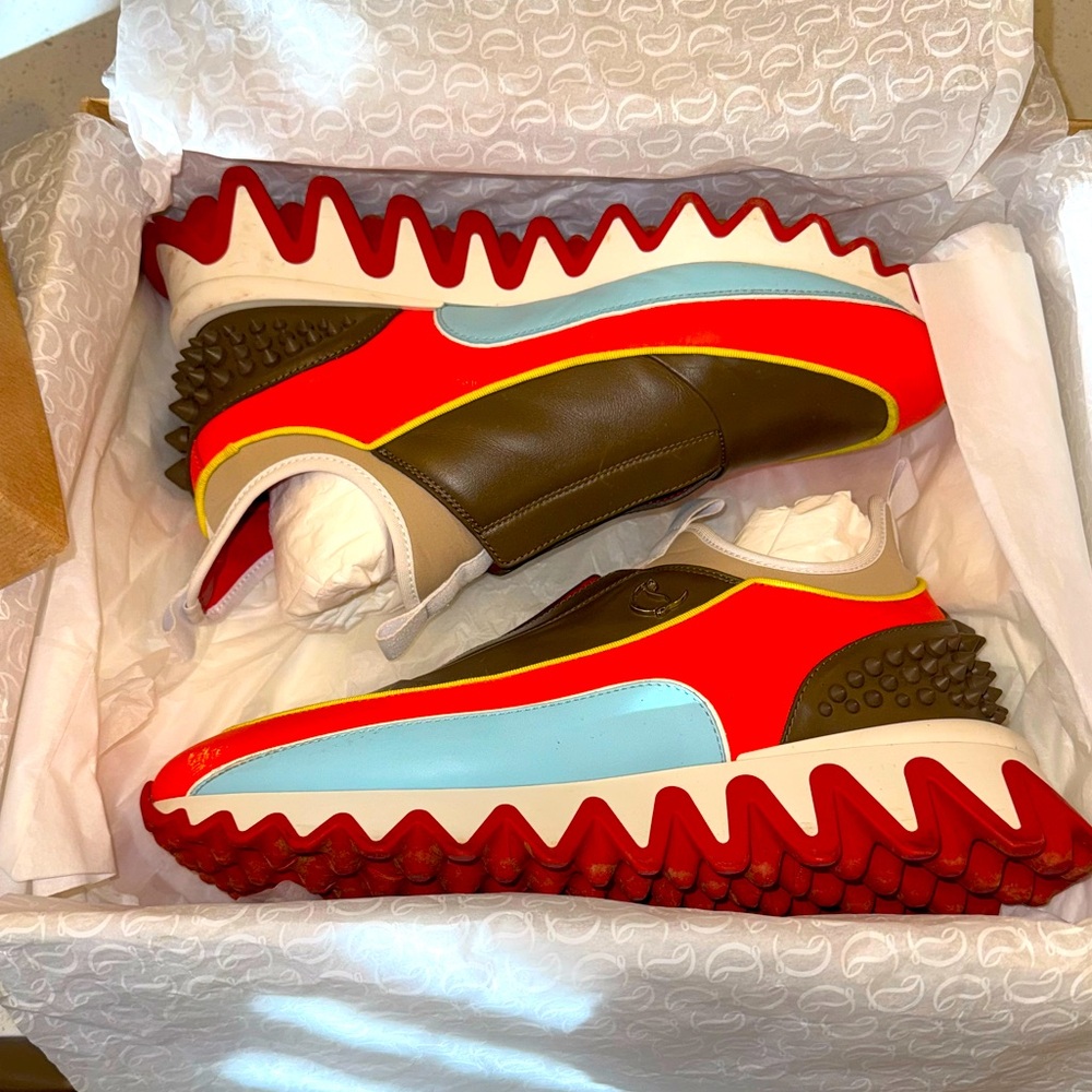 LOUBOUTIN Sharkyloub Spikes Flat